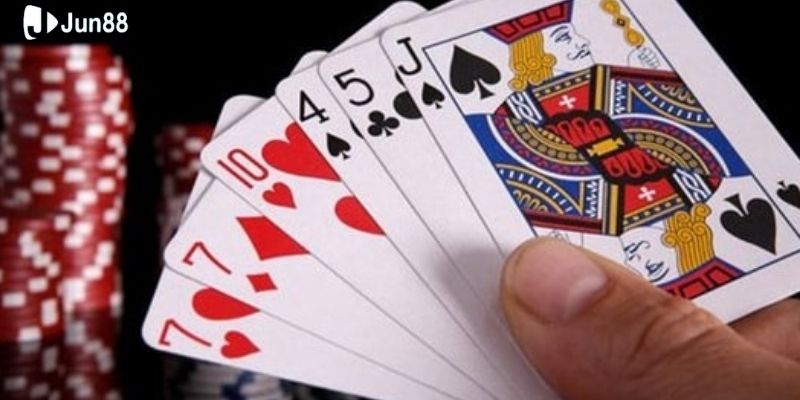 Cách đánh bài liêng hiệu quả tại Jun88: Mẹo thắng lớn 4 mot-so-cach-danh-bai-lieng-de-trung-thuong-trong-van-dau